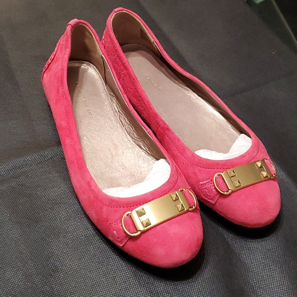 Elie Tahari Flat